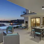 Villa Sail *