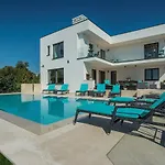 Sail Villa