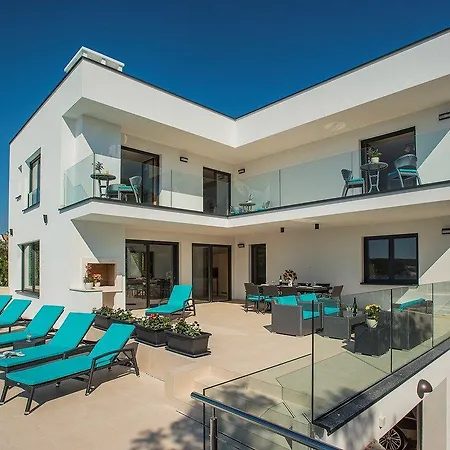 Holiday home Sail Pjescana Uvala