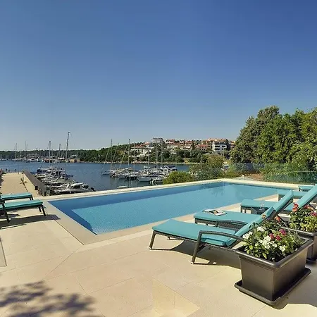 Sail * Pjescana Uvala